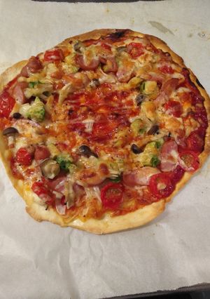 アボカドとトマトのピザ-レシピのメイン写真