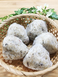 梅こんぶ モチモチおにぎり-レシピのメイン写真