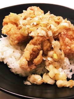 自分用メモ ネギ塩鳥唐揚げ丼-レシピのメイン写真