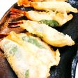 エビとチーズとバジルのワンタン包み揚げ
