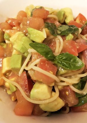 トマトとアボカドの冷たいパスタ-レシピのメイン写真