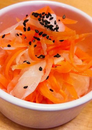 お正月だけで満足?紅白なます-レシピのメイン写真
