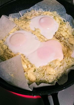 市販の千切りキャベツで巣籠もり玉子-レシピのメイン写真