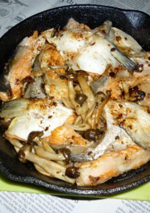 銀鮭のアラの焼き鮭とブナシメジのタパス-レシピのメイン写真