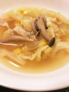 簡単!キャベツとベーコンのコンソメスープ-レシピのメイン写真