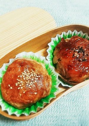 肉巻き三角おにぎりキャラ弁-レシピのメイン写真