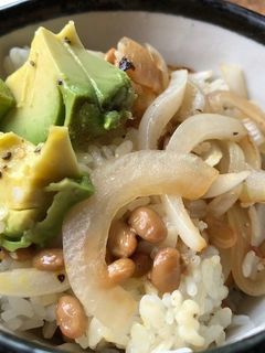 納豆と新玉ねぎのシンプルまぜご飯-レシピのメイン写真
