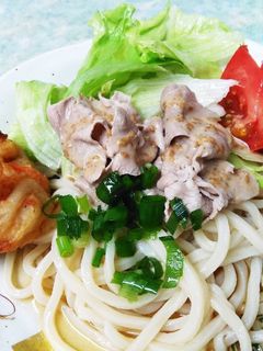 簡単☆冷やしサラダうどん 豚冷しゃぶ乗せ-レシピのメイン写真