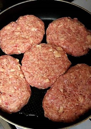 はんぺんでかさましハンバーグ-レシピのメイン写真
