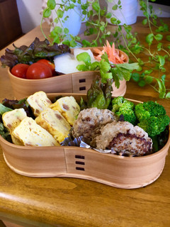 梅干し果肉の卵焼きワッパお弁当-レシピのメイン写真