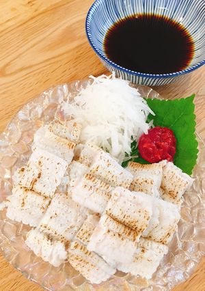 ぷりっぷり鱧の湯引き・炙り～梅肉ソースで-レシピのメイン写真