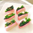 ほうれん草の胡麻和えを挟んだかまぼこ♪