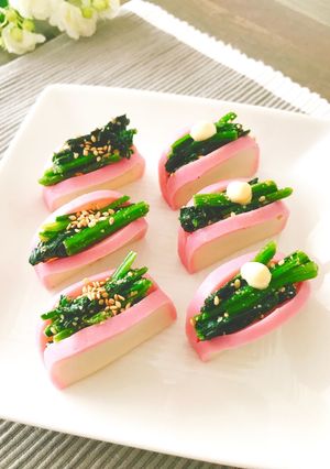 ほうれん草の胡麻和えを挟んだかまぼこ♪-レシピのメイン写真