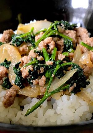 パセリと牛豚の粗挽きそぼろ丼-レシピのメイン写真