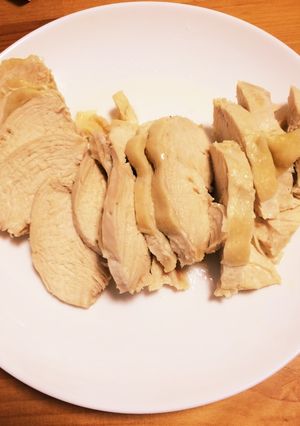 簡単すぎる⁈ダイエットにも！蒸し鶏もも肉-レシピのメイン写真
