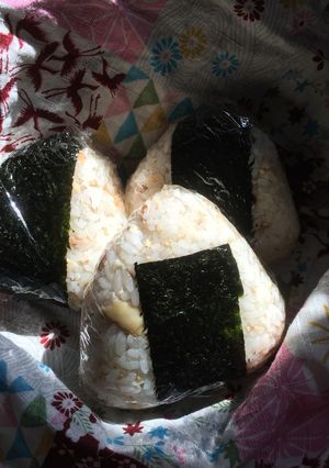 朝食！お弁当に！塩サバオニギリ-レシピのメイン写真