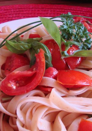 本当に簡単！トマトとハーブのパスタ-レシピのメイン写真
