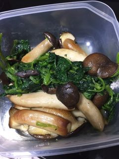 ほうれん草としめじのバターソテー-レシピのメイン写真