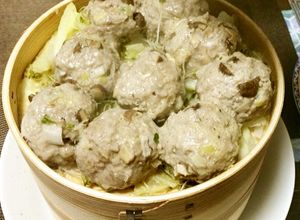 お家で中華♪「ふわふわ肉団子と蒸し野菜」-レシピのメイン写真