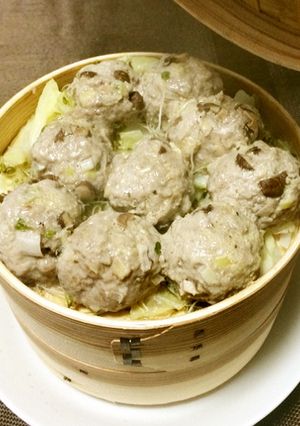 お家で中華♪「ふわふわ肉団子と蒸し野菜」-レシピのメイン写真