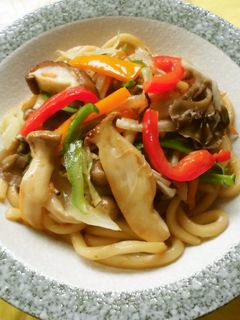 クワトロきのこ!焼きうどん♪-レシピのメイン写真