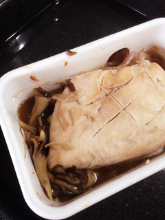 ホーロータッパーでうちの鶏ハム-レシピのメイン写真
