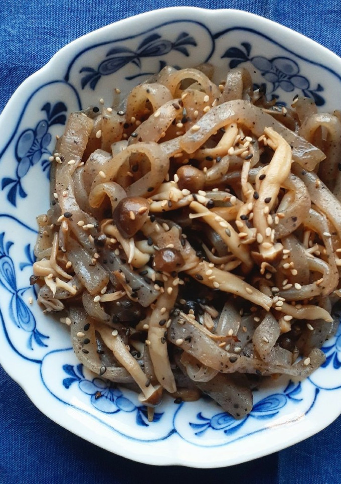 ヘルシーおかず　蒟蒻としめじの甘辛炒め-レシピのメイン写真
