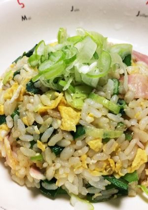 ネギたっぷりニラ炒飯-レシピのメイン写真