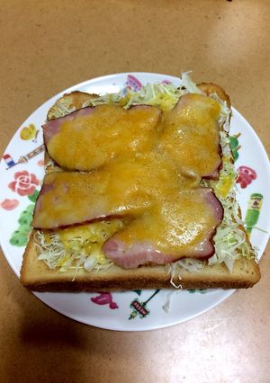 キャベツとベーコンのチーズのせトースト-レシピのメイン写真