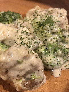 鶏もも肉とブロッコリーのホワイトソース-レシピのメイン写真