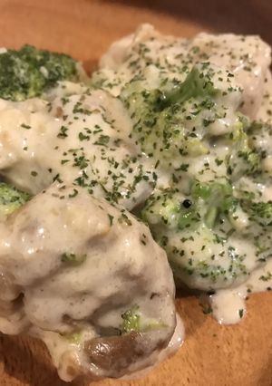 鶏もも肉とブロッコリーのホワイトソース-レシピのメイン写真