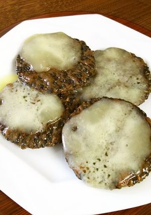 簡単おつまみ！胡麻せんべいチーズ-レシピのメイン写真