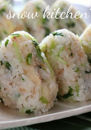 豆苗とチーズとおかかのおにぎり☆-レシピのメイン写真