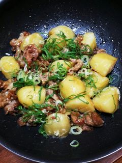 豚こま切れ肉とじゃがいものマヨポン炒め-レシピのメイン写真
