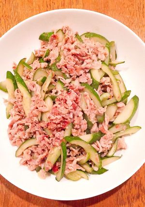 豚コマと胡瓜の梅肉炒め-レシピのメイン写真