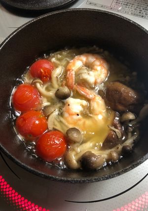 海老ときのことプチトマトのアヒージョ-レシピのメイン写真