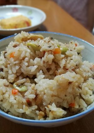 さんまの蒲焼缶詰の炊き込みご飯-レシピのメイン写真