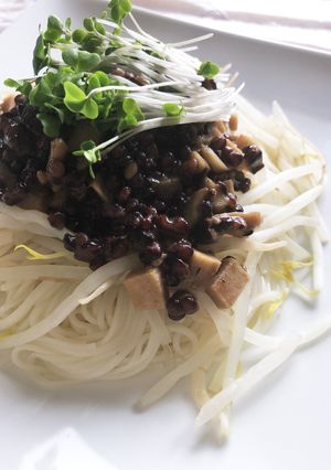 タカキビと椎茸のジャージャー麺-レシピのメイン写真