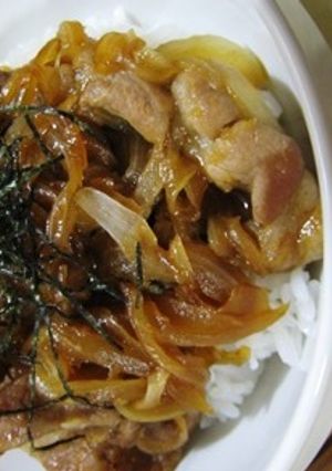 たっぷり玉ねぎもおいしい☆豚丼-レシピのメイン写真
