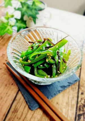 楽うま！ピーマンのゴマ塩昆布和え-レシピのメイン写真