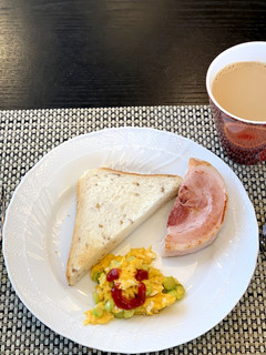 簡単☆ハムステーキとパン-レシピのメイン写真