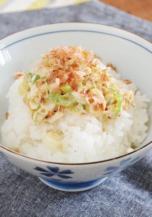 ご飯のお供♪柔甘ねぎのおかかマヨ和え-レシピのメイン写真