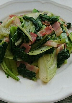 チンゲン菜とベーコンの炒め物-レシピのメイン写真