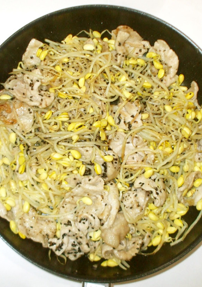 豚肉と豆もやしのごま塩炒め♪簡単-レシピのメイン写真
