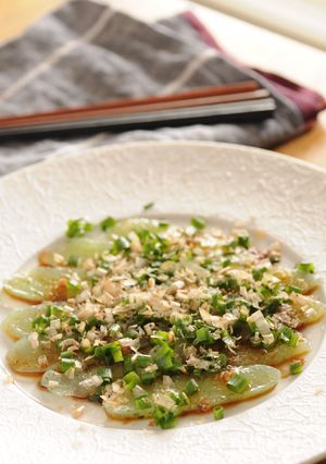 お刺身蒟蒻で♪にんにく醤油カルパッチョ-レシピのメイン写真