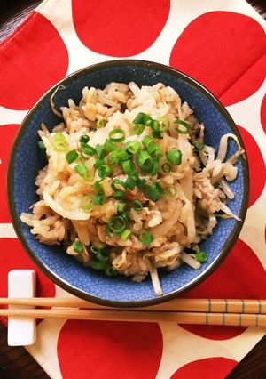 安くてボリューミー！豚コマともやしのご飯-レシピのメイン写真