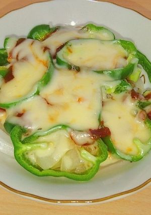 超簡単！レンジでたっぷり野菜のピザ風-レシピのメイン写真