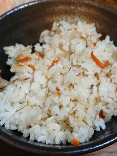 ツナとごぼうと人参と椎茸の炊き込みご飯-レシピのメイン写真