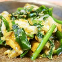 基本からアレンジまで！思わずつくりたくなる「ニラ玉 かに」のレシピ