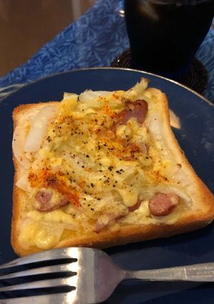 新玉ねぎでウインナーマヨトースト-レシピのメイン写真